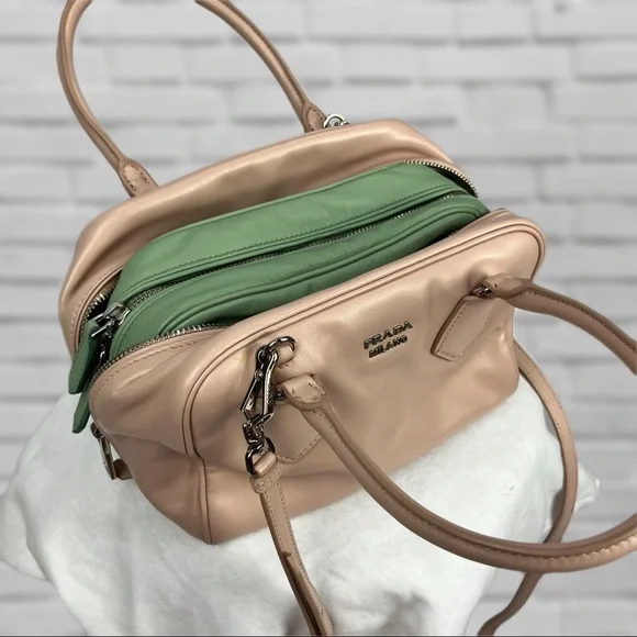 Prada Inside Bag ✨ - Picture 2 of 13